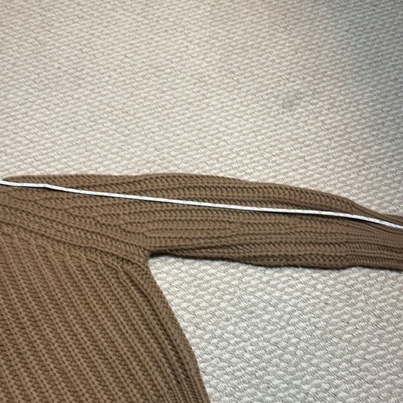 Vince chunky knit turtleneck sweater, wool & cashmere, camel color sz medium - Picture 10 of 11